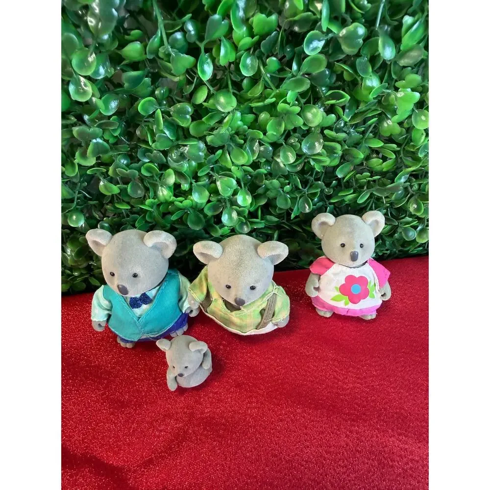 Lil Woodzeez Canberra Koala Family 4 Pack Flocked Gray Figures Outfits